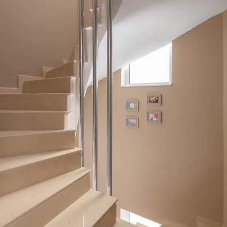 La Maisonette - 4 Bedroom Near The